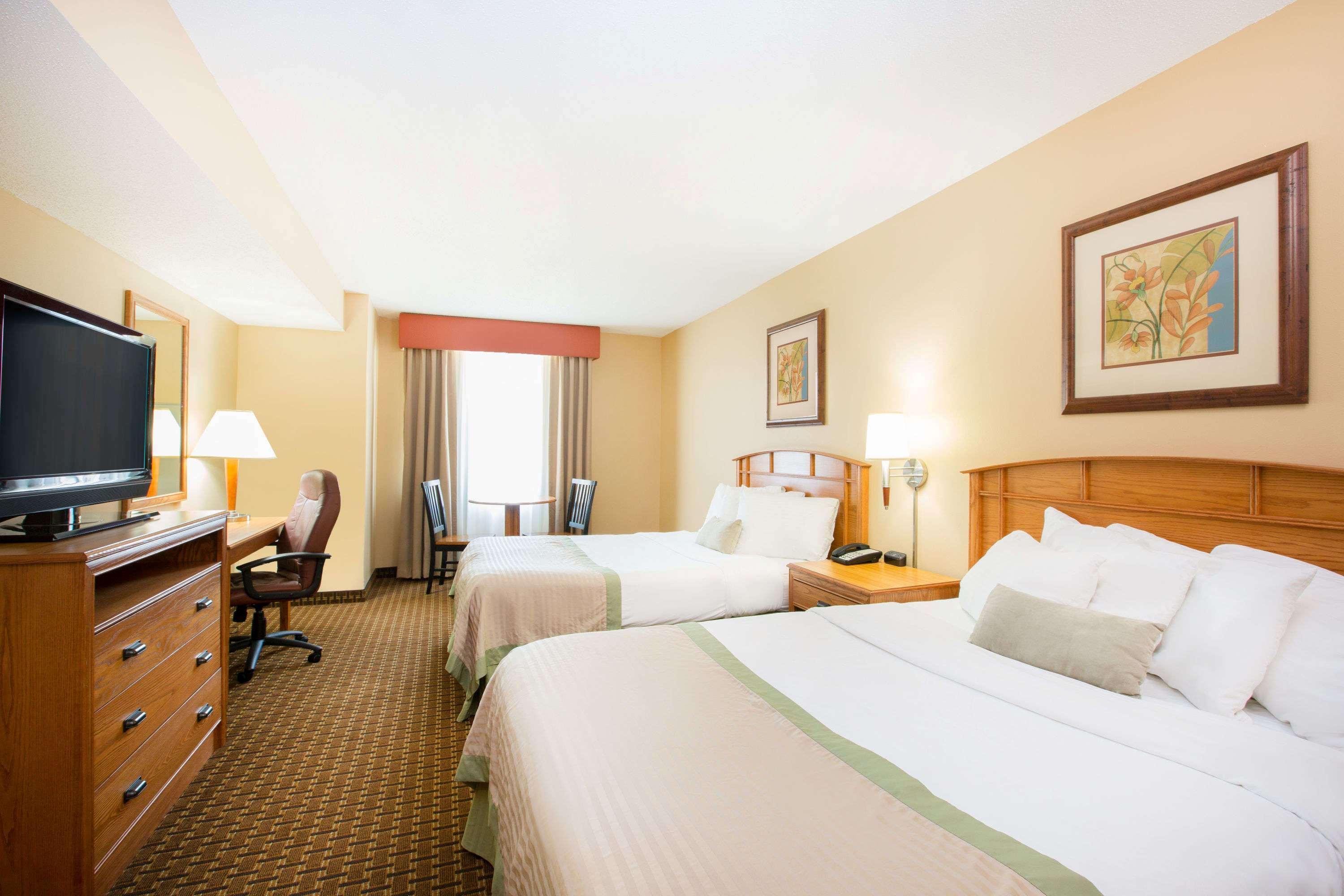 รามาดา ทรอปิก รีสอร์ต แอนด์ คอนเฟอเรนซ์ เซ็นเตอร์ บาย วินด์แฮม เดอมอยน์ Hotel Urbandale ภายนอก รูปภาพ
